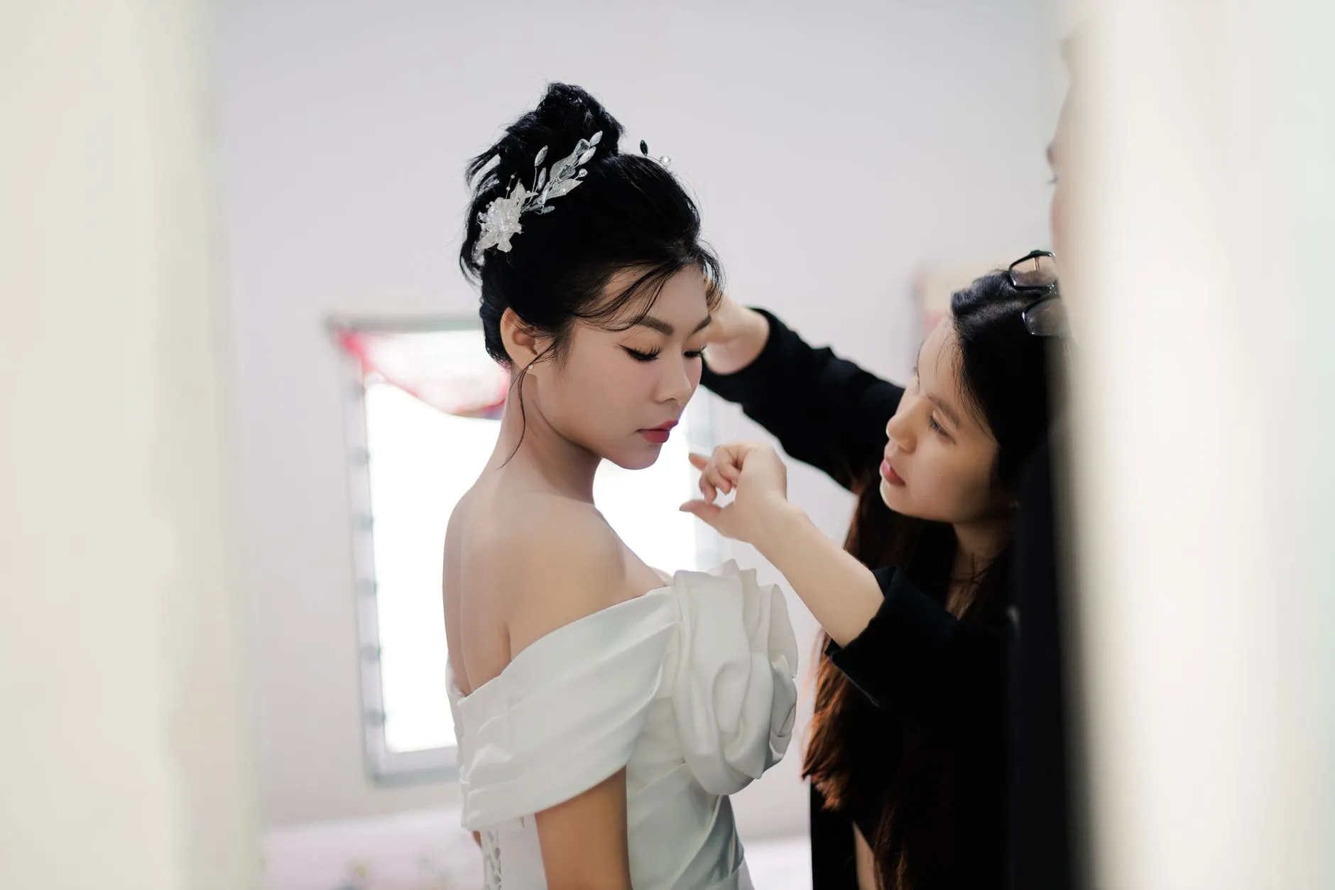 重庆新娘跟妆服务对比:如期美甲与工作室模式差异解析正文配图 1