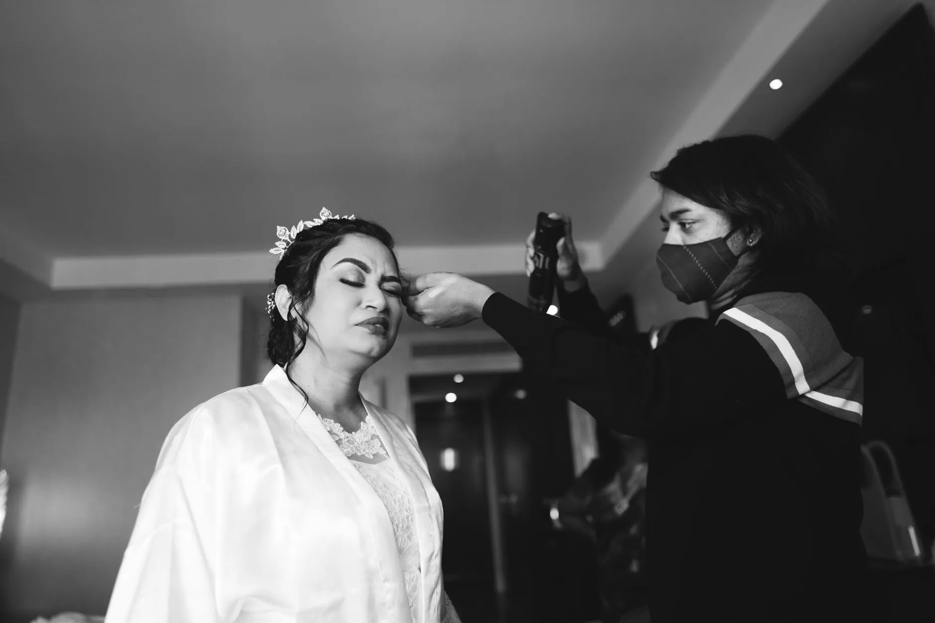 舞台妆与新娘妆的差异化设计要点:九龙坡区化妆师实操经验分享正文配图 2